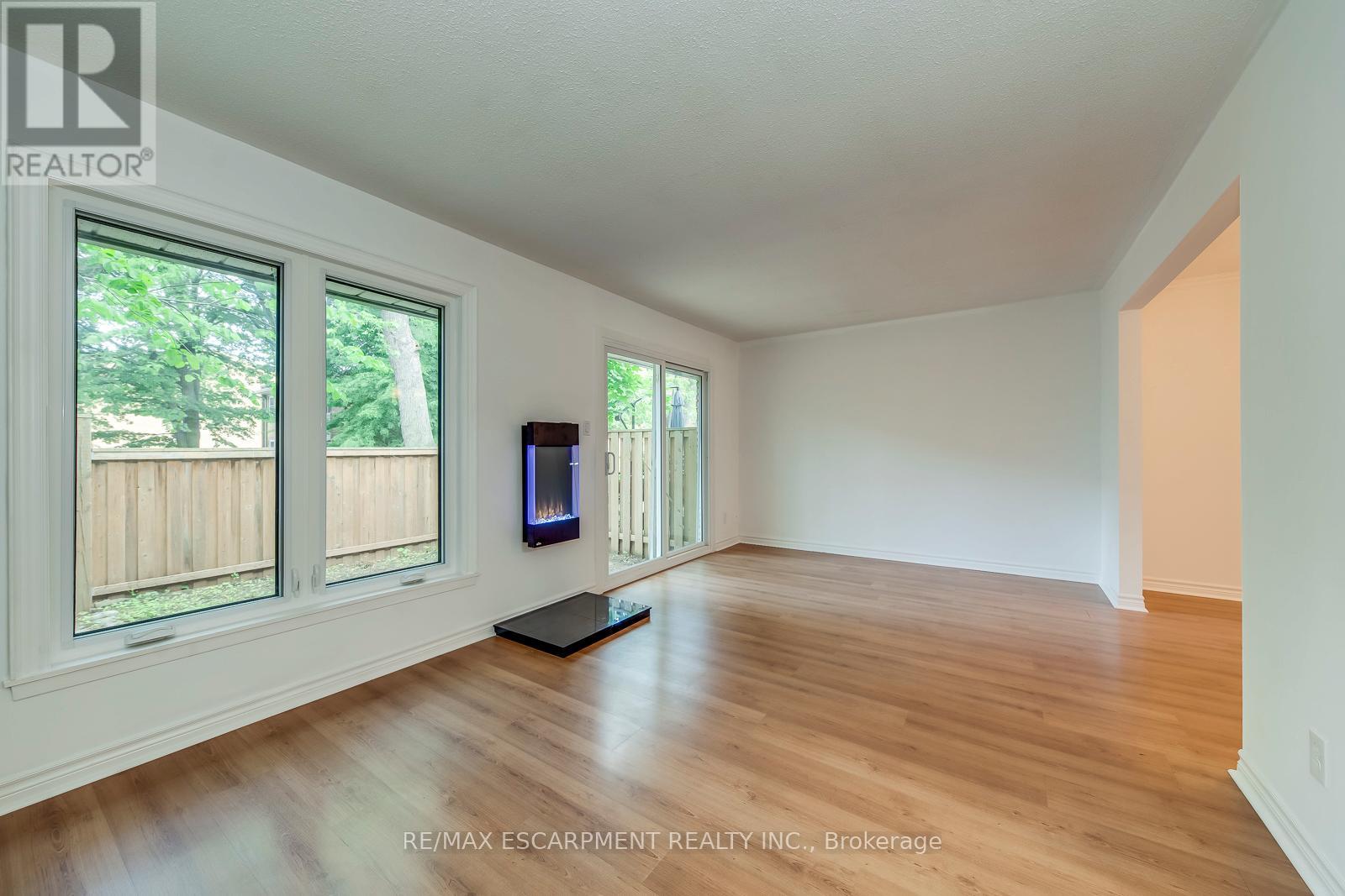 Photo 27 of 4 1270 Gainsborough Drive, Oakville ON