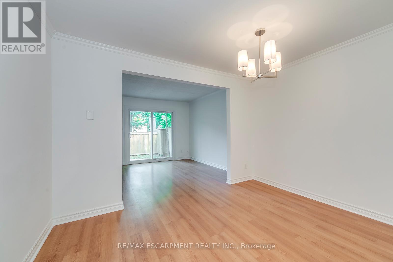 Photo 26 of 4 1270 Gainsborough Drive, Oakville ON
