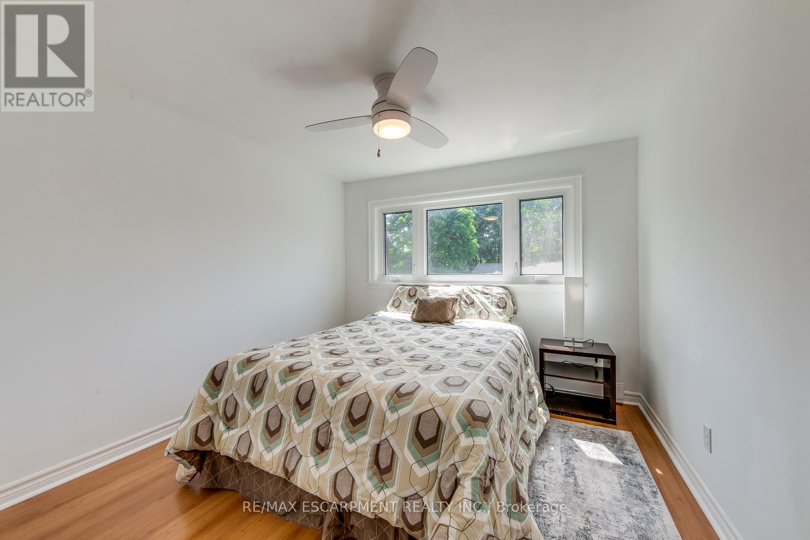 Photo 29 of 4 1270 Gainsborough Drive, Oakville ON