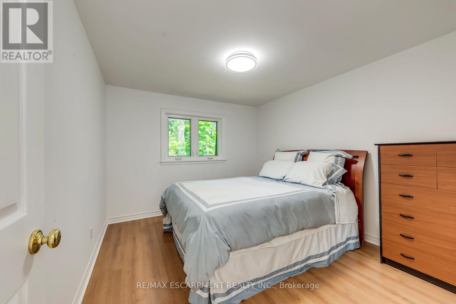 Photo 28 of 4 1270 Gainsborough Drive, Oakville ON