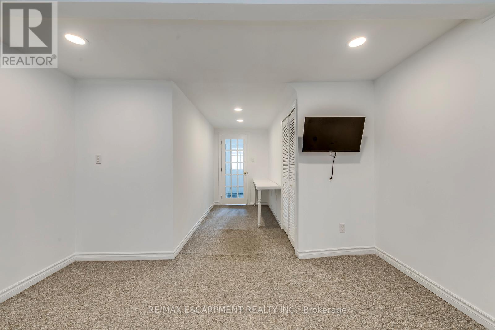 Photo 11 of 4 1270 Gainsborough Drive, Oakville ON
