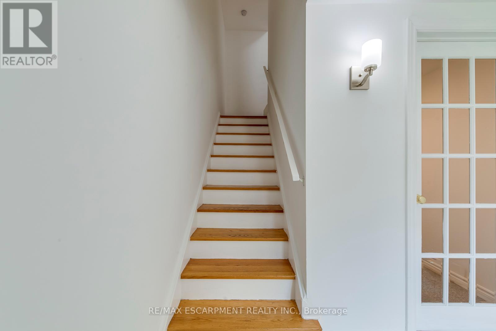 Photo 21 of 4 1270 Gainsborough Drive, Oakville ON