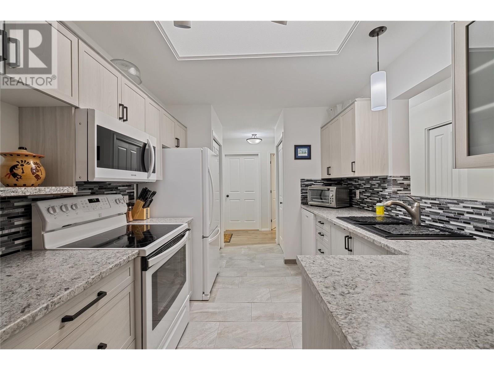 305 3858 Brown Road, West Kelowna