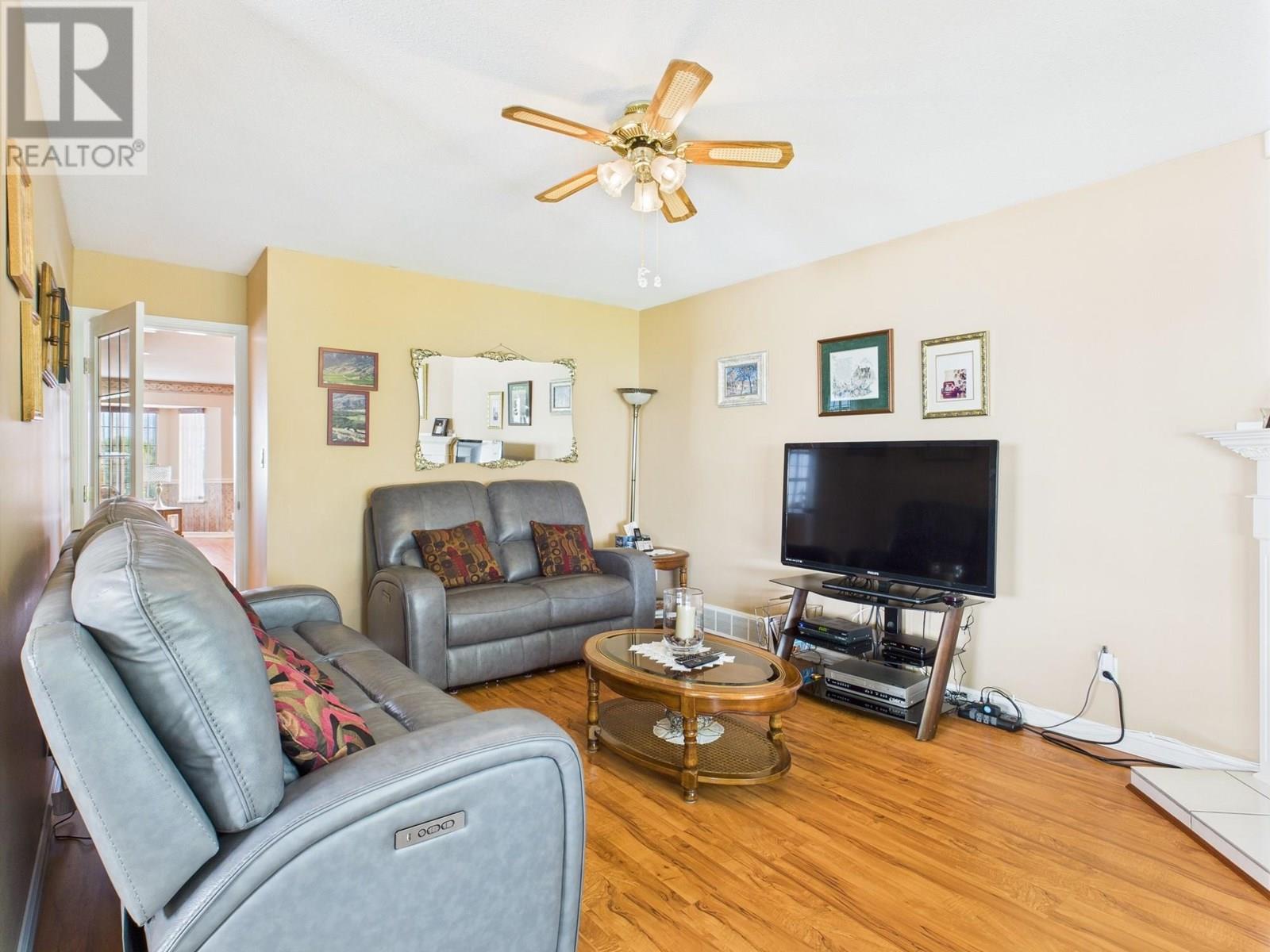 12102 Golf Course Drive, Osoyoos