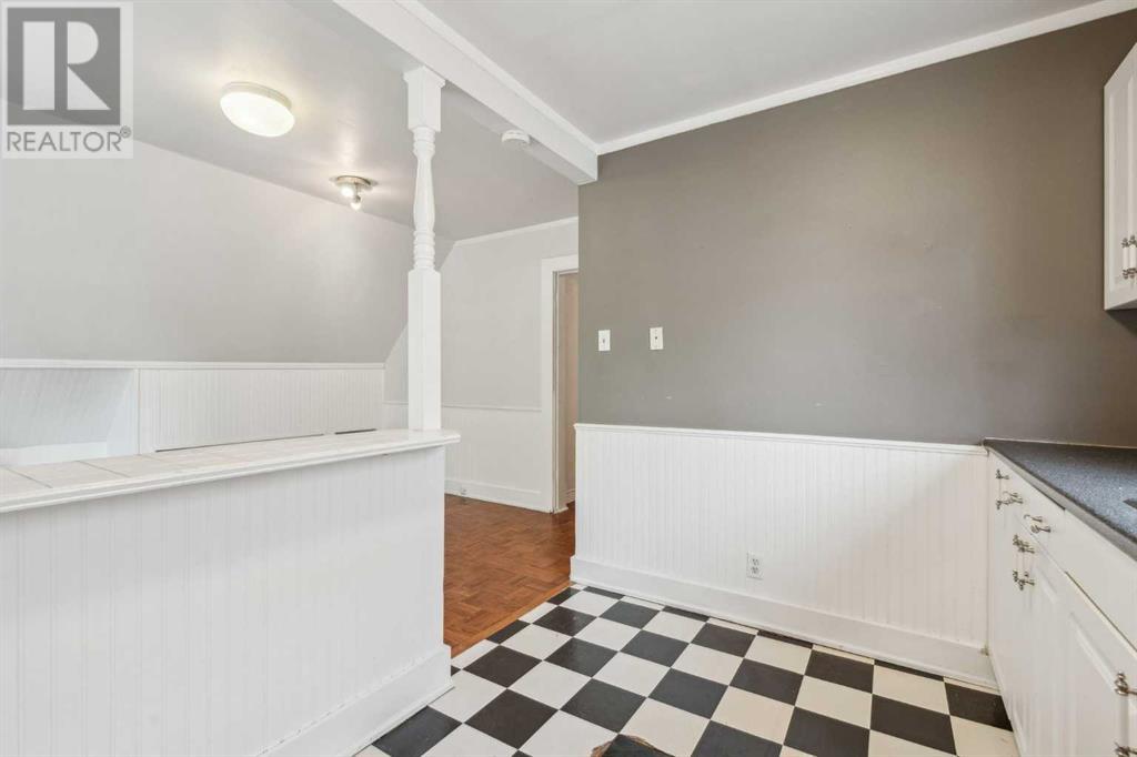 Single Family House for Sale in   Avenue SW Cliff Bungalow Calgary 