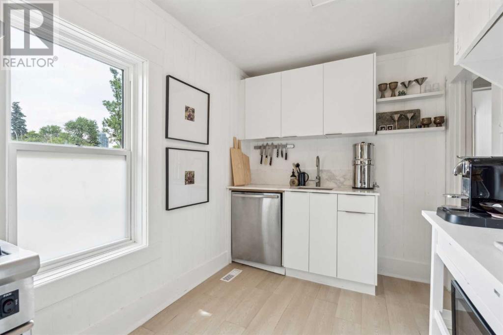 Single Family House for Sale in   Avenue SW Cliff Bungalow Calgary 