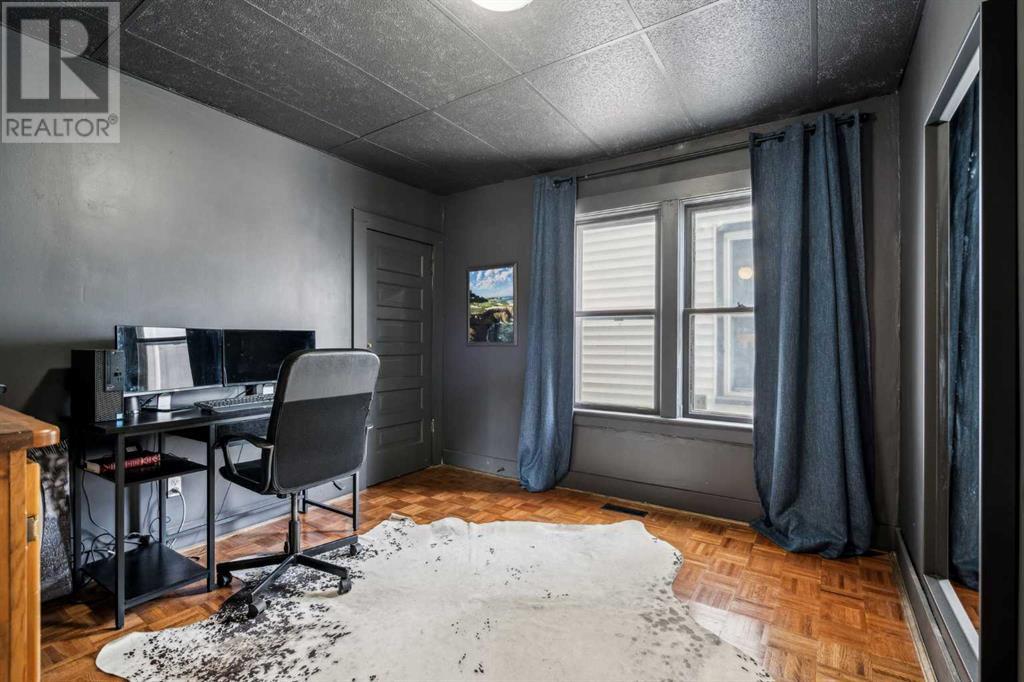 Single Family House for Sale in   Avenue SW Cliff Bungalow Calgary 