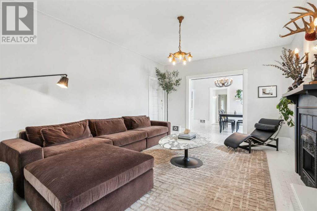 Single Family House for Sale in   Avenue SW Cliff Bungalow Calgary 