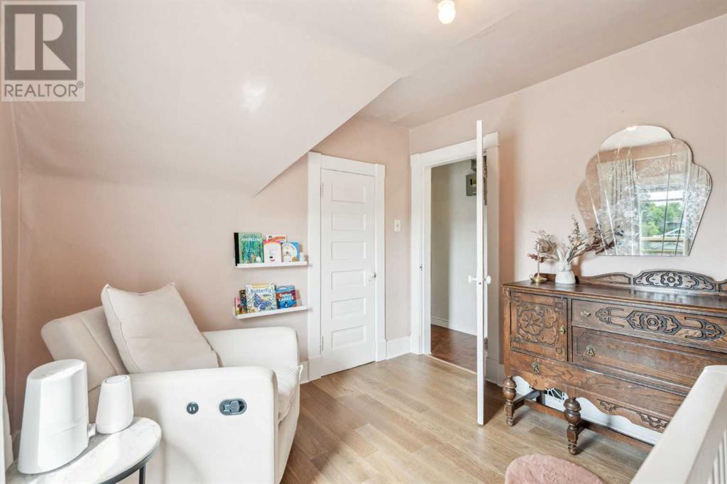 Single Family House for Sale in   Avenue SW Cliff Bungalow Calgary 