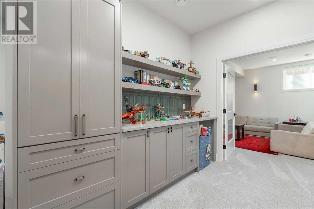 Single Family House for Sale in  Lissington Drive SW North Glenmore Park Calgary 