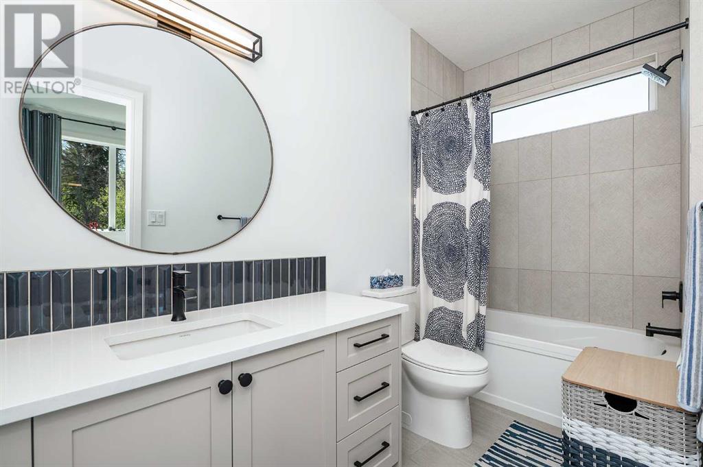 Single Family House for Sale in  Lissington Drive SW North Glenmore Park Calgary 