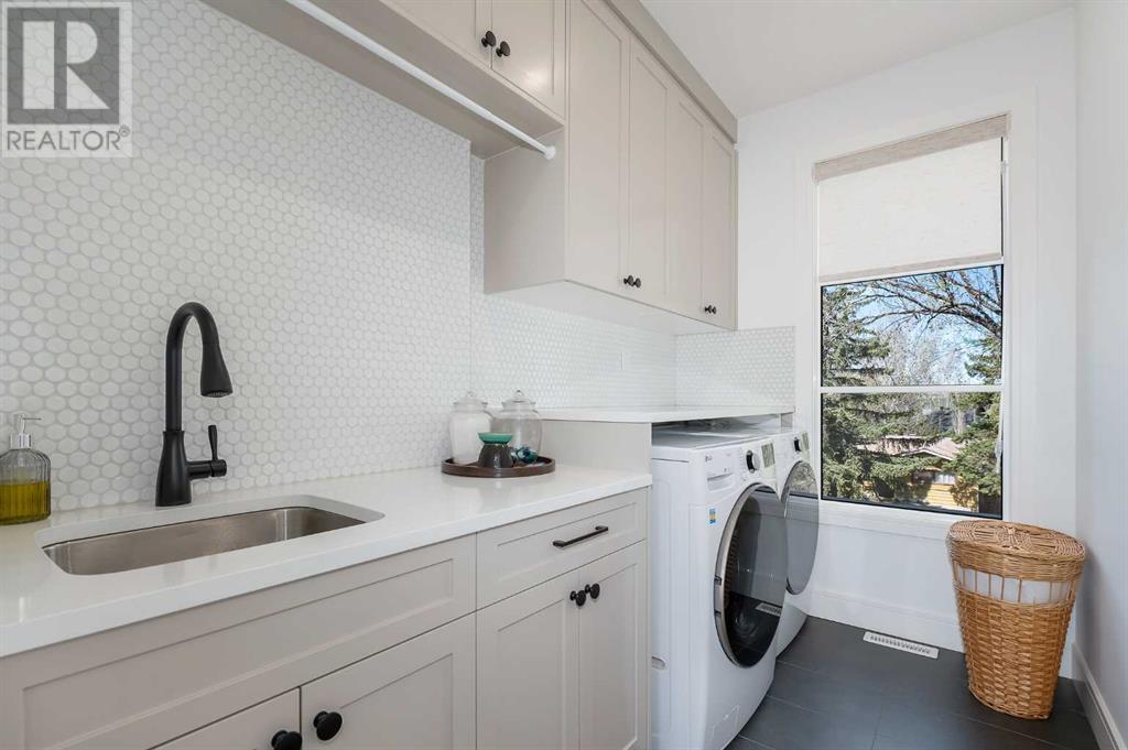 Single Family House for Sale in  Lissington Drive SW North Glenmore Park Calgary 