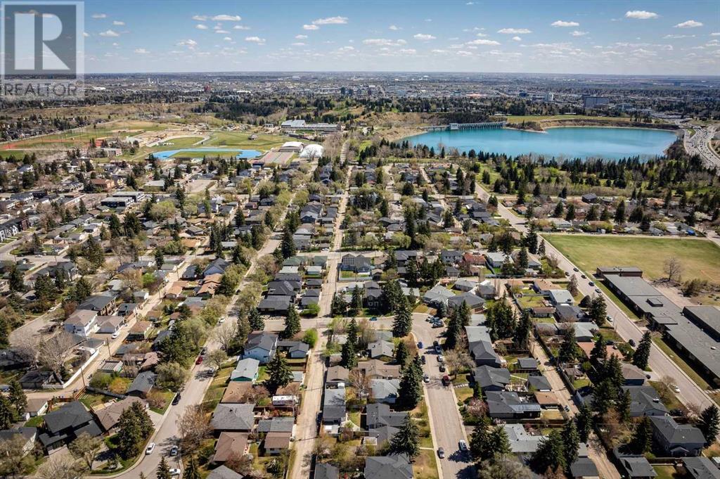 Single Family House for Sale in  Lissington Drive SW North Glenmore Park Calgary 