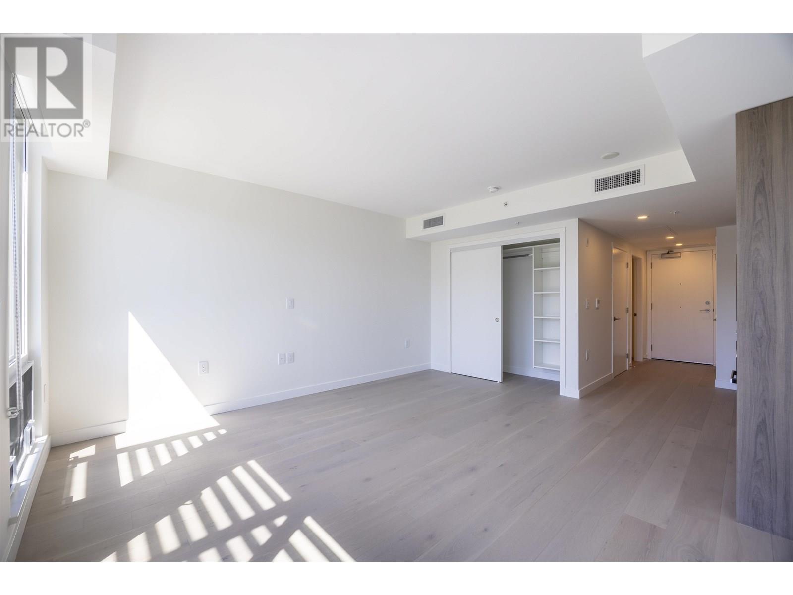 Photo 5 of 409 5212 Cambie Street, Vancouver BC