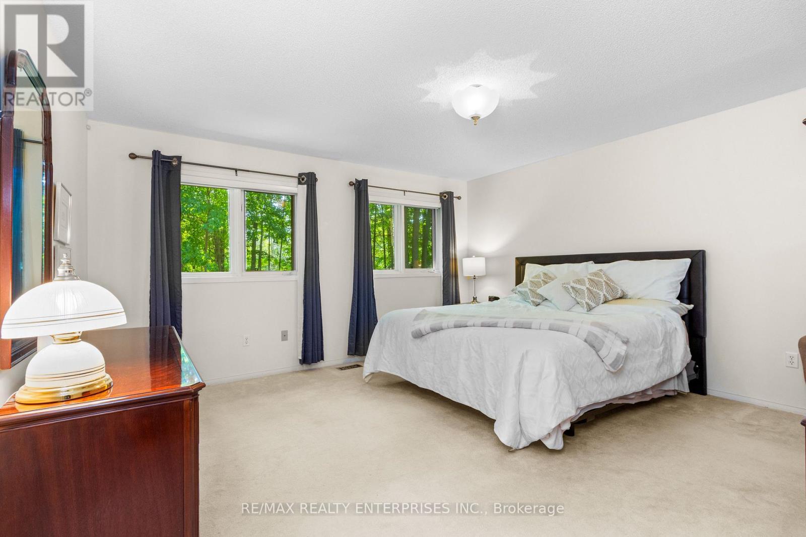 Photo 17 of 70 Downer Crescent, Wasaga Beach ON