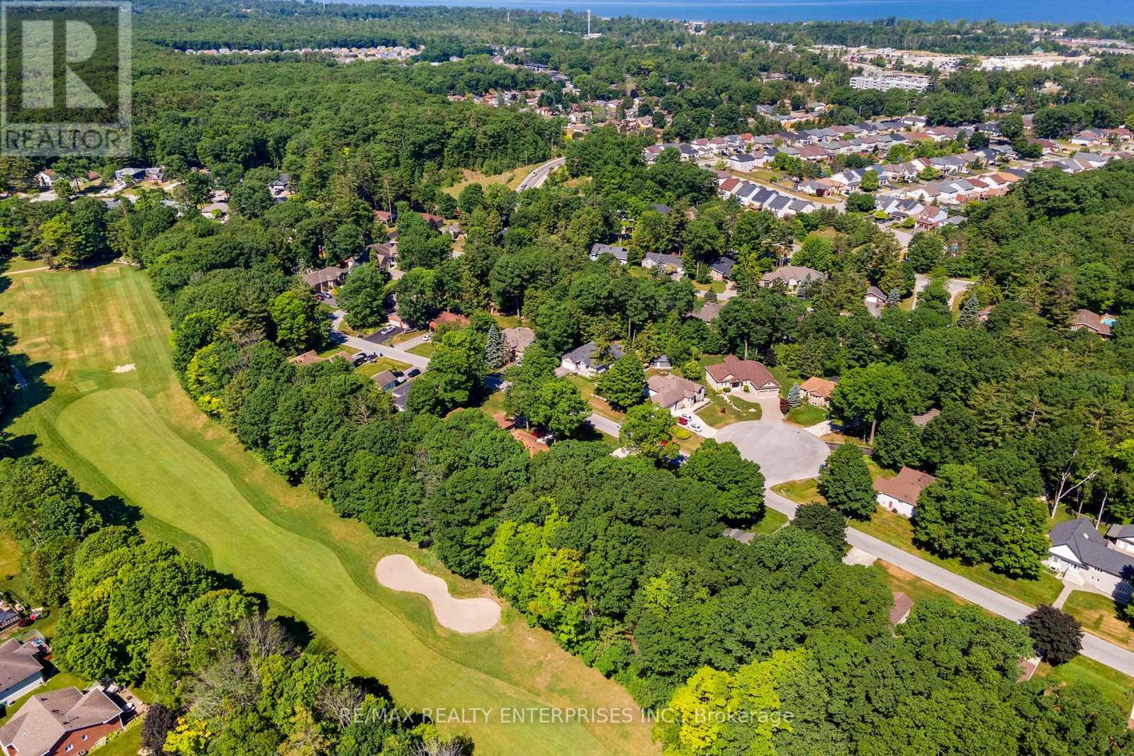 Photo 43 of 70 Downer Crescent, Wasaga Beach ON