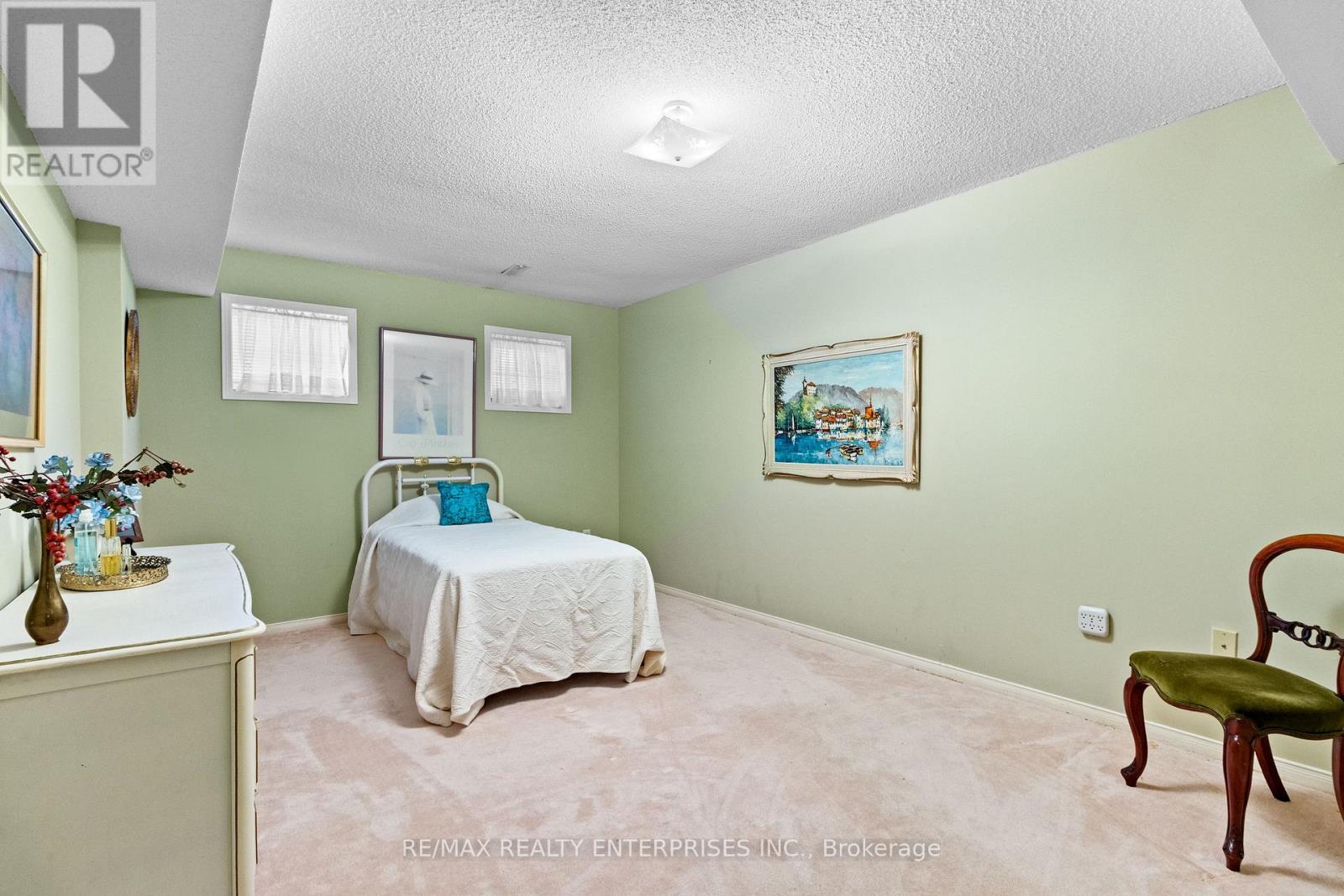 Photo 25 of 70 Downer Crescent, Wasaga Beach ON