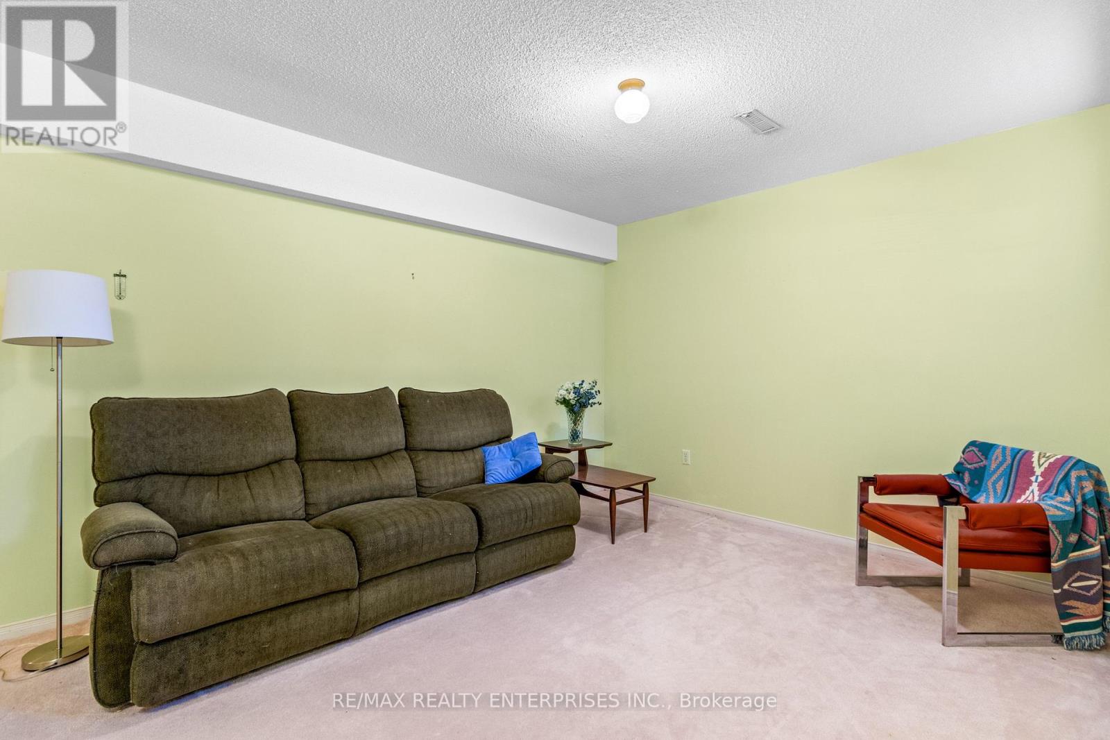 Photo 31 of 70 Downer Crescent, Wasaga Beach ON