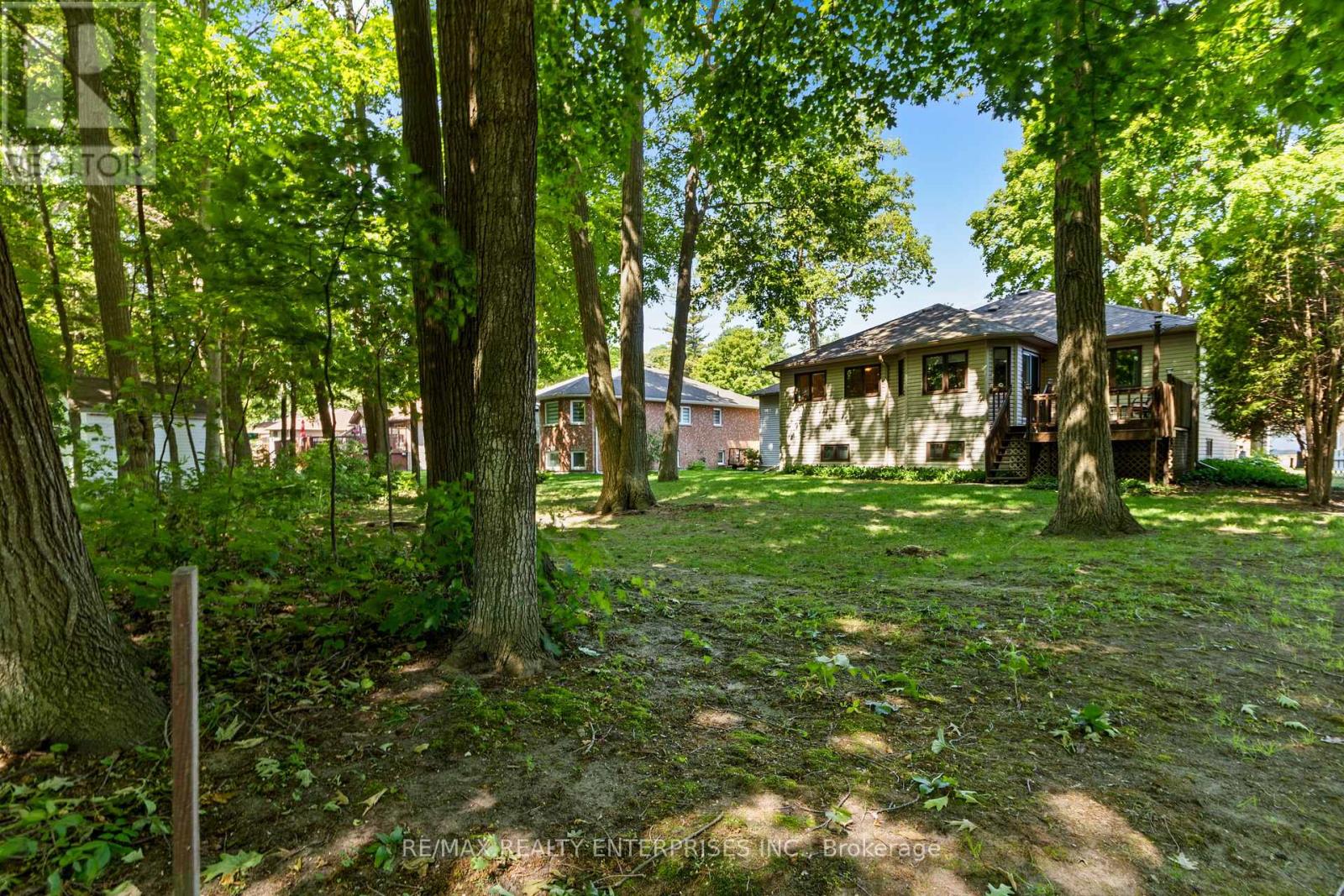 Photo 40 of 70 Downer Crescent, Wasaga Beach ON
