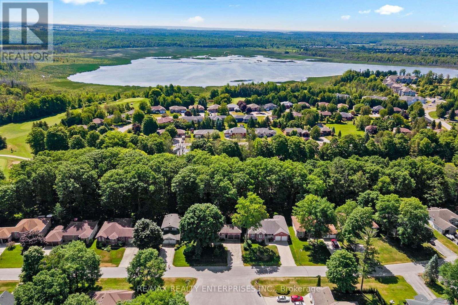 Photo 42 of 70 Downer Crescent, Wasaga Beach ON