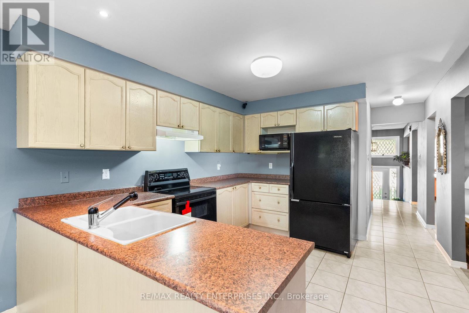 Photo 5 of 70 Downer Crescent, Wasaga Beach ON
