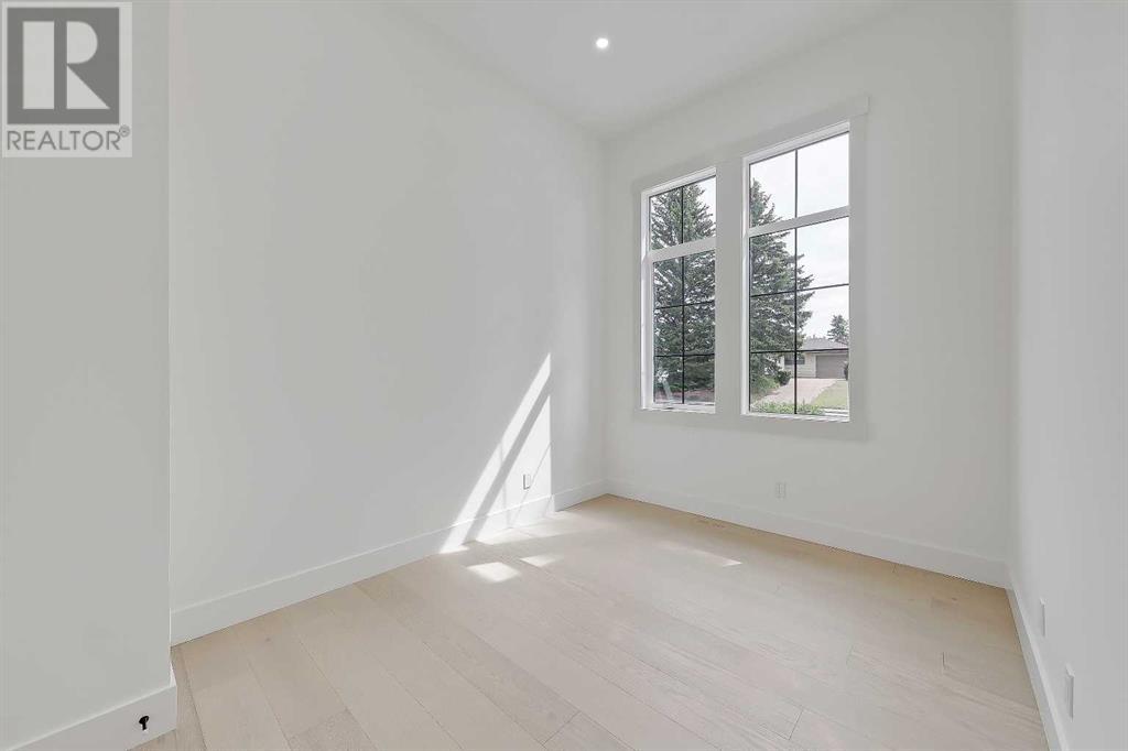 Single Family House Bungalow for Sale in  Green Ridge Road SW Glendale Calgary 