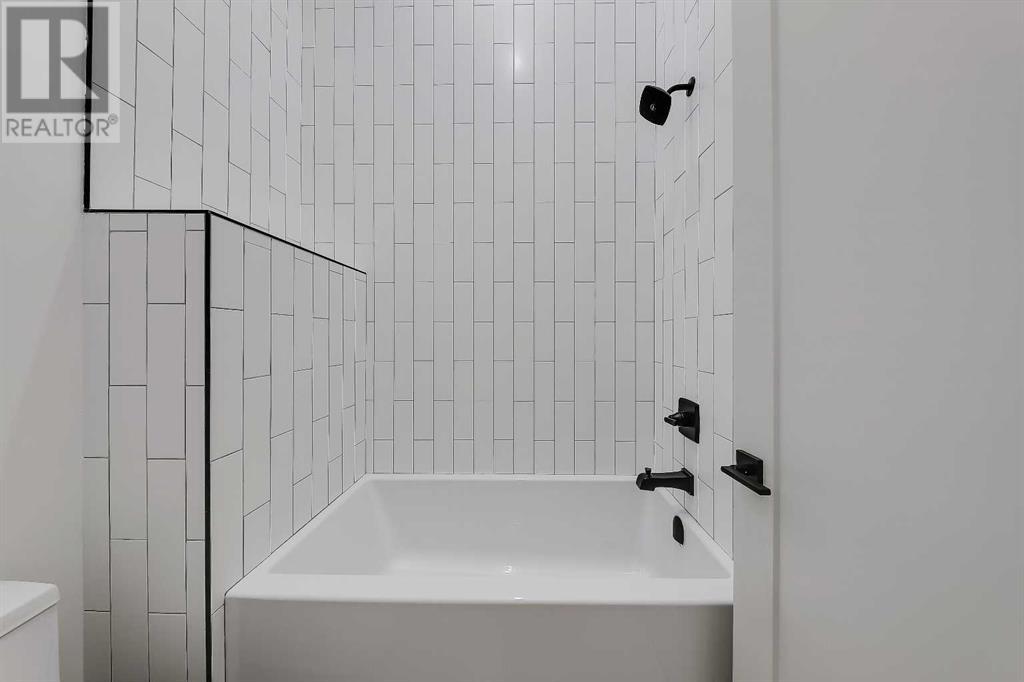 Single Family House Bungalow for Sale in  Green Ridge Road SW Glendale Calgary 