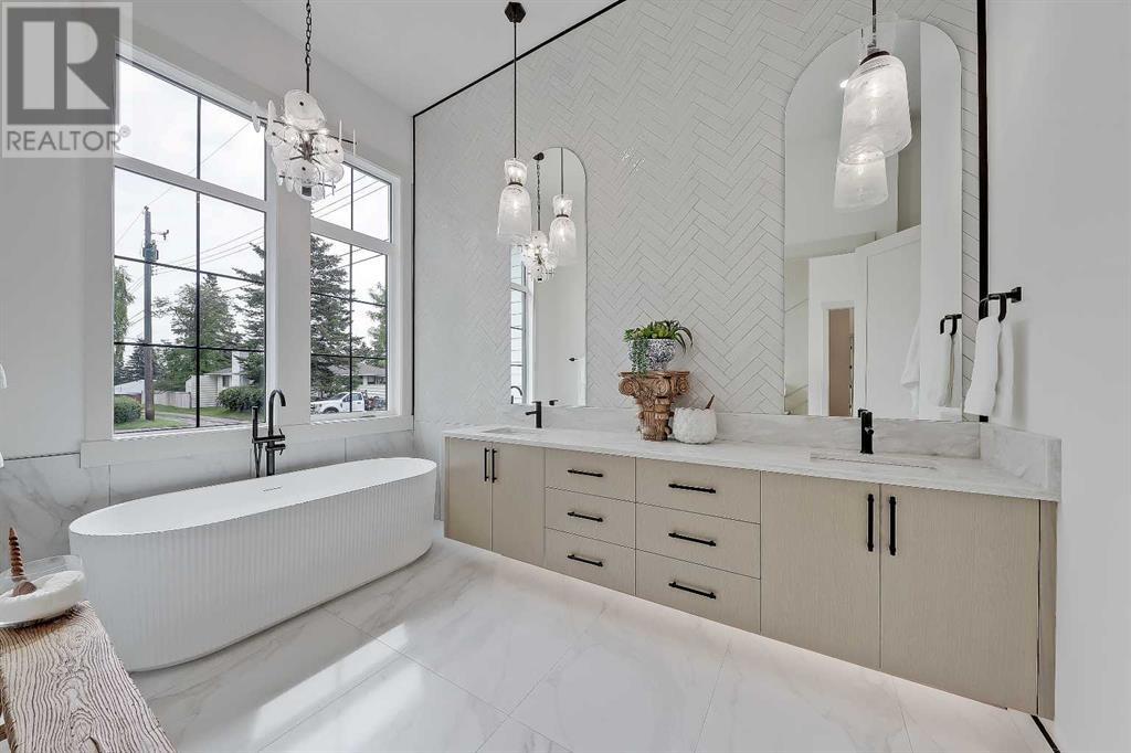 Single Family House Bungalow for Sale in  Green Ridge Road SW Glendale Calgary 