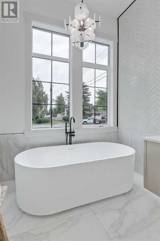 Single Family House Bungalow for Sale in  Green Ridge Road SW Glendale Calgary 