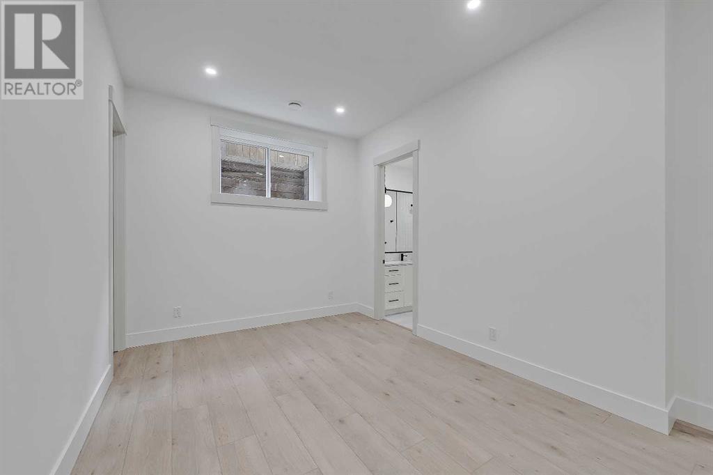 Single Family House Bungalow for Sale in  Green Ridge Road SW Glendale Calgary 