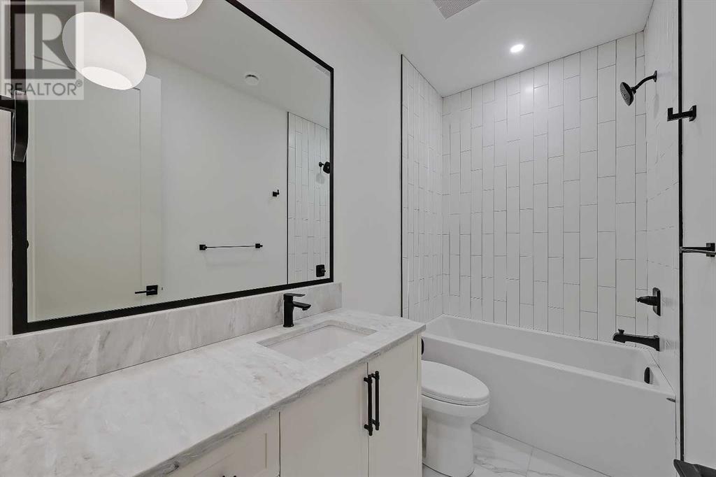 Single Family House Bungalow for Sale in  Green Ridge Road SW Glendale Calgary 