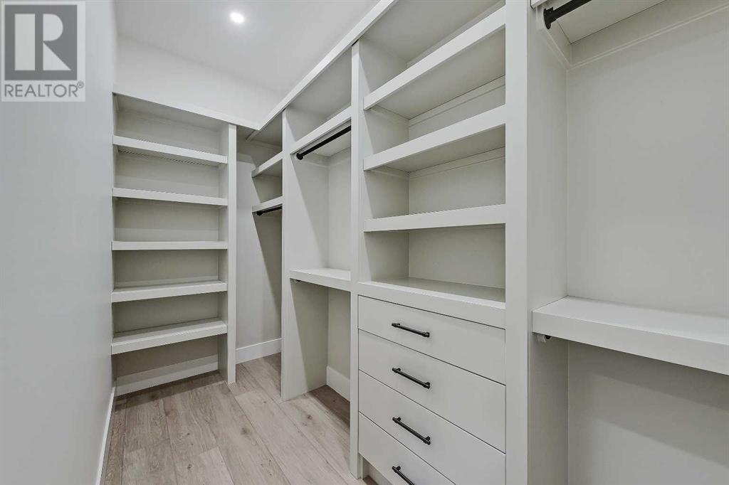 Single Family House Bungalow for Sale in  Green Ridge Road SW Glendale Calgary 
