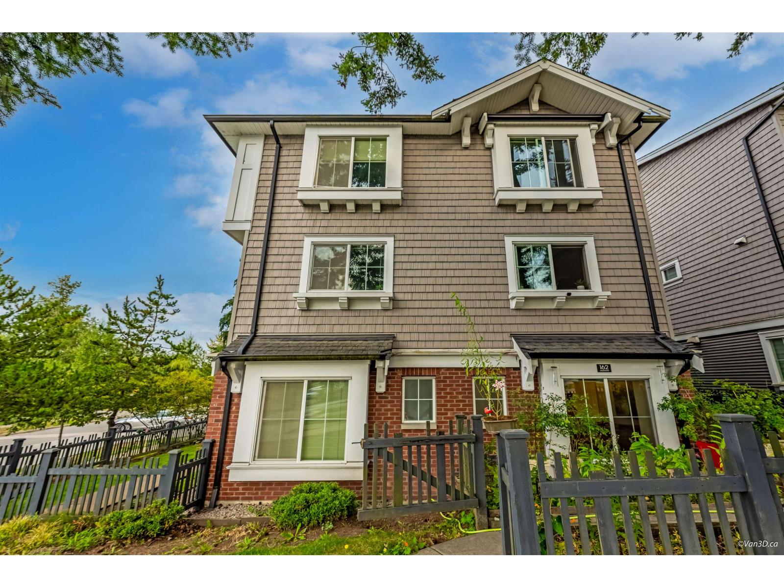 Photo 5 of 163 14833 61st Avenue, Surrey BC