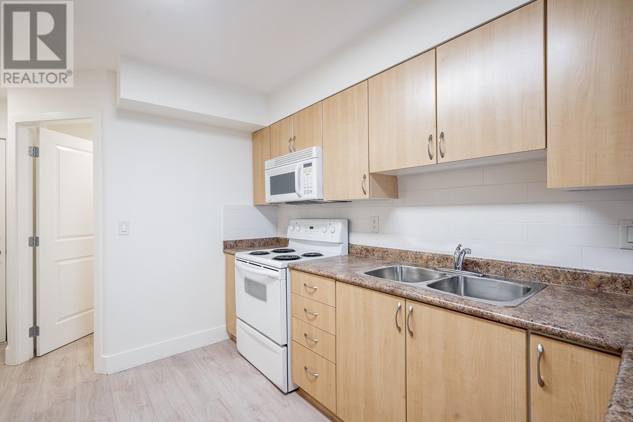 Photo 23 of 303 3423 E Hastings Street, Vancouver BC