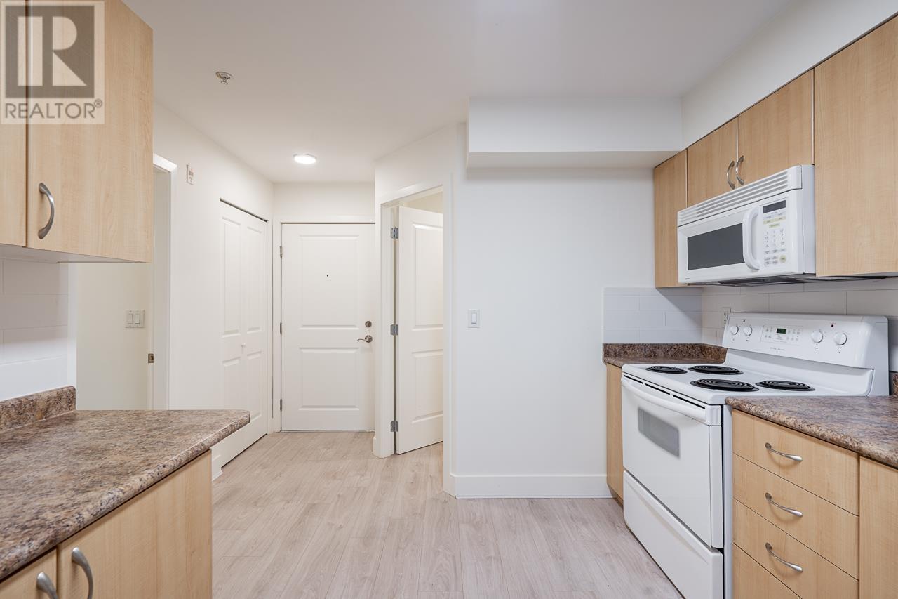 Photo 34 of 303 3423 E Hastings Street, Vancouver BC