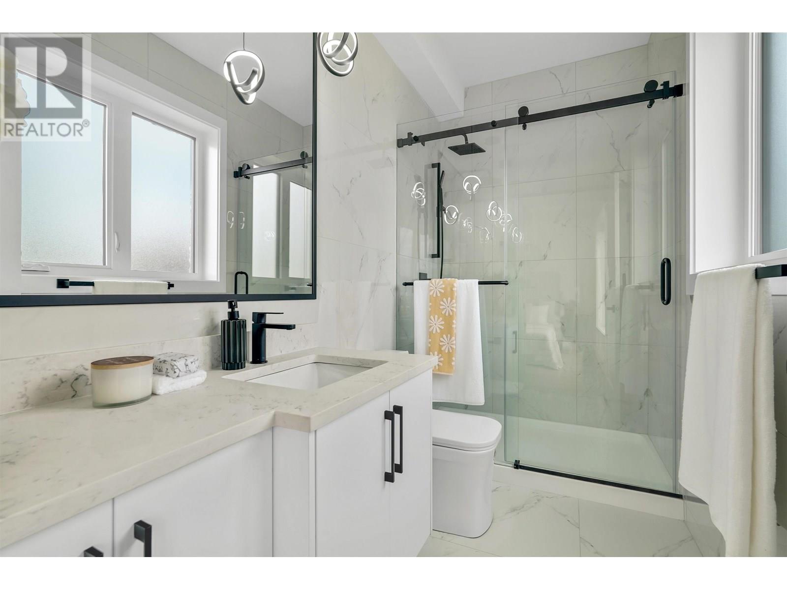 Photo 19 of 2 3216 Venables Street, Vancouver BC