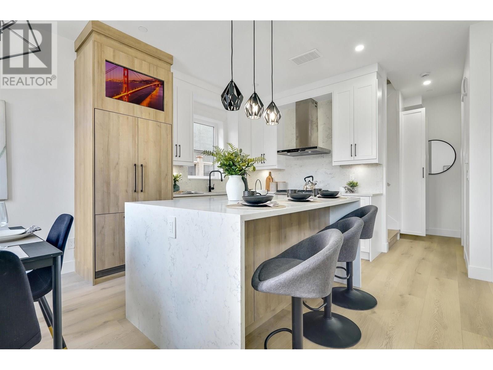 Photo 8 of 2 3216 Venables Street, Vancouver BC