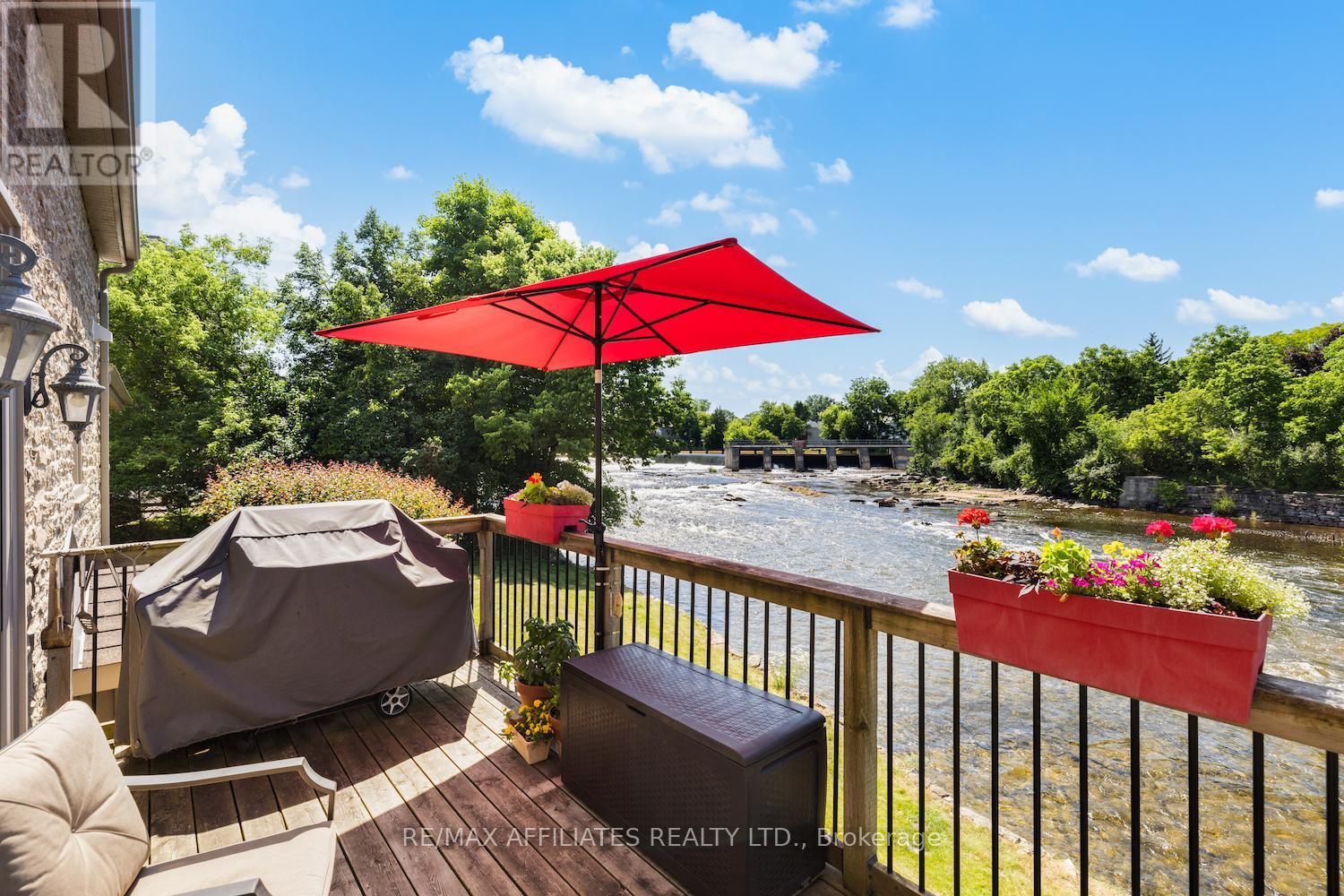 Photo 33 of 71 Mill Street, Carleton Place ON