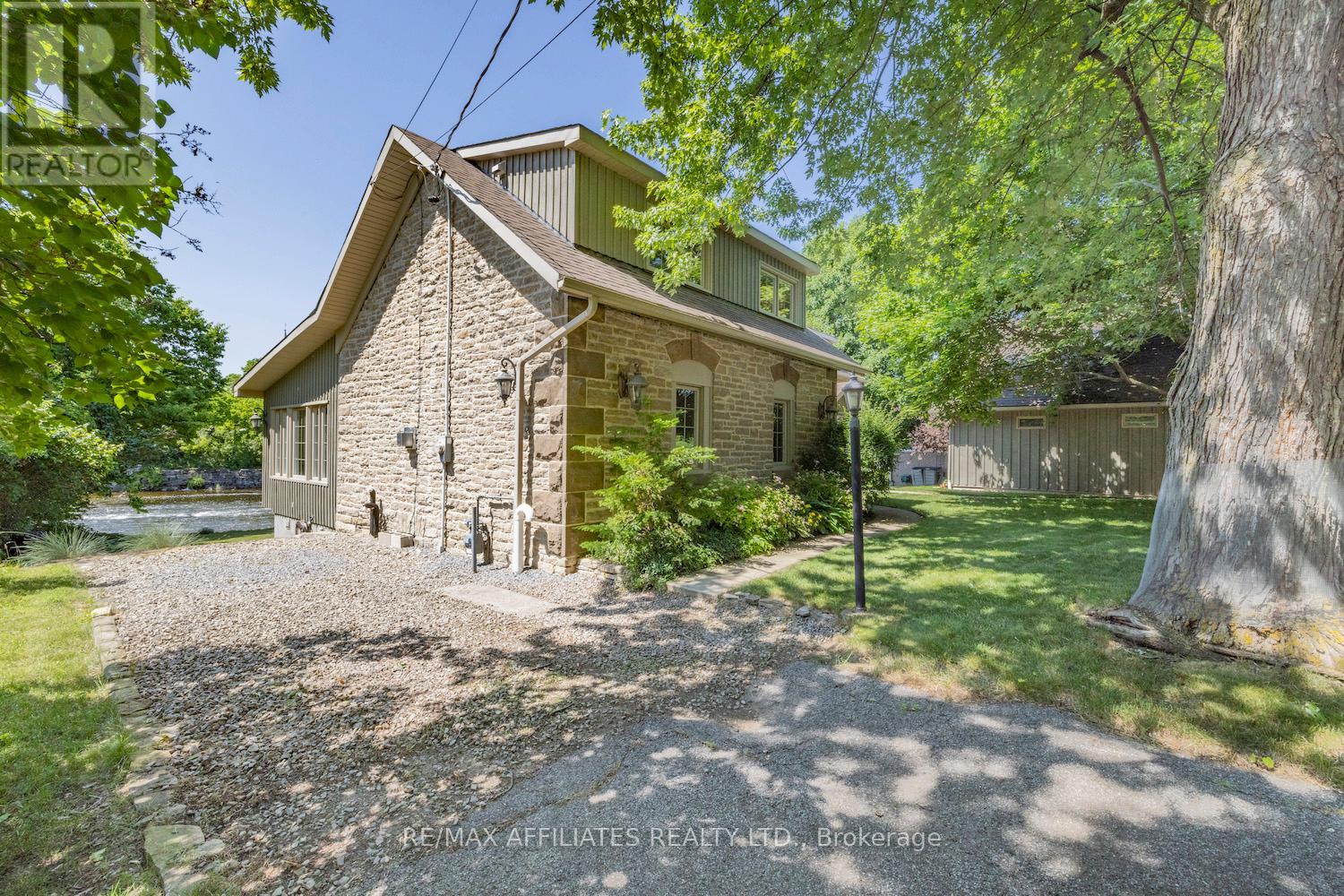 Photo 42 of 71 Mill Street, Carleton Place ON