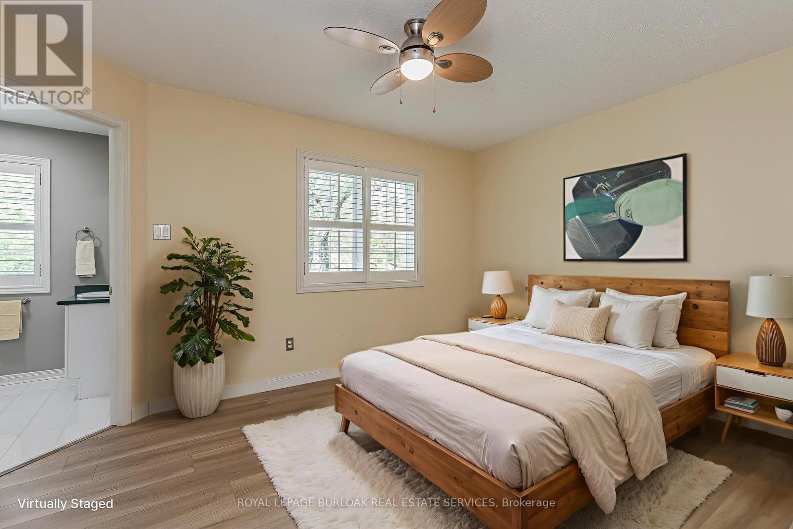 Photo 3 of 561 Phoebe Crescent, Burlington ON