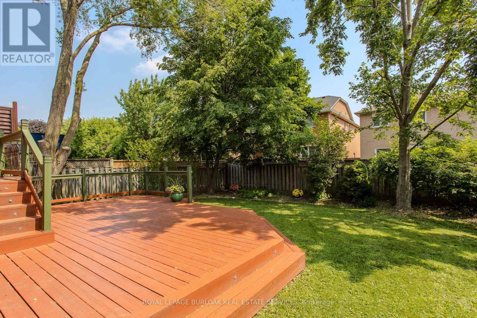Photo 6 of 561 Phoebe Crescent, Burlington ON