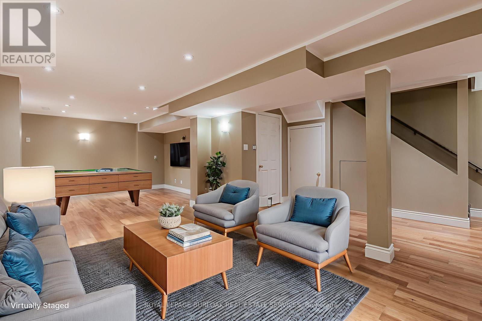 Photo 13 of 561 Phoebe Crescent, Burlington ON