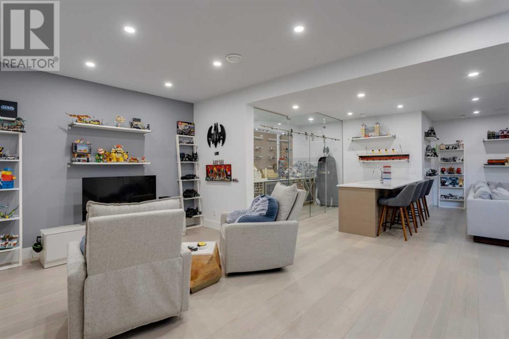 Single Family House for Sale in   Avenue NW West Hillhurst Calgary 