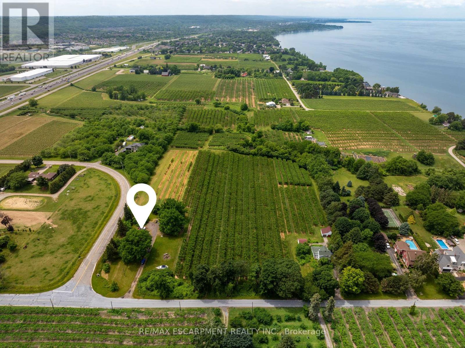 Photo 4 of 4864 Mountainview Road N, Lincoln ON