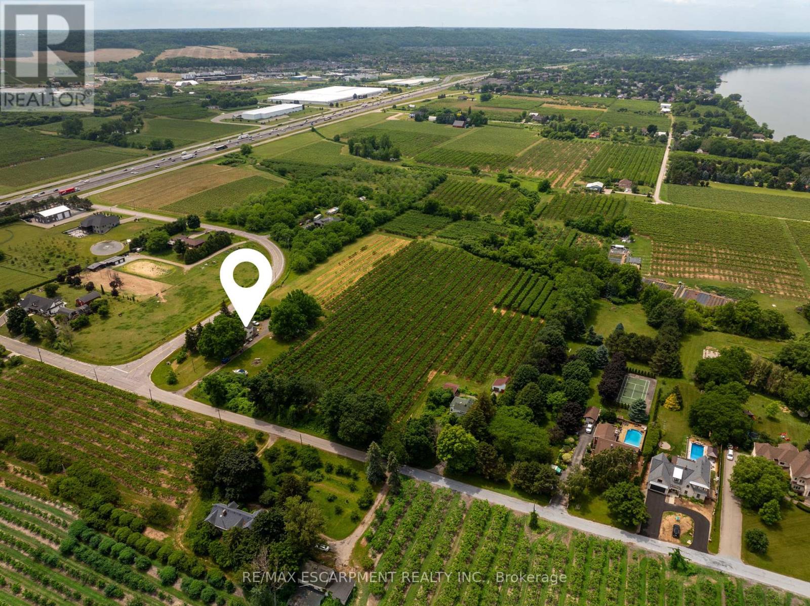 Photo 5 of 4864 Mountainview Road N, Lincoln ON