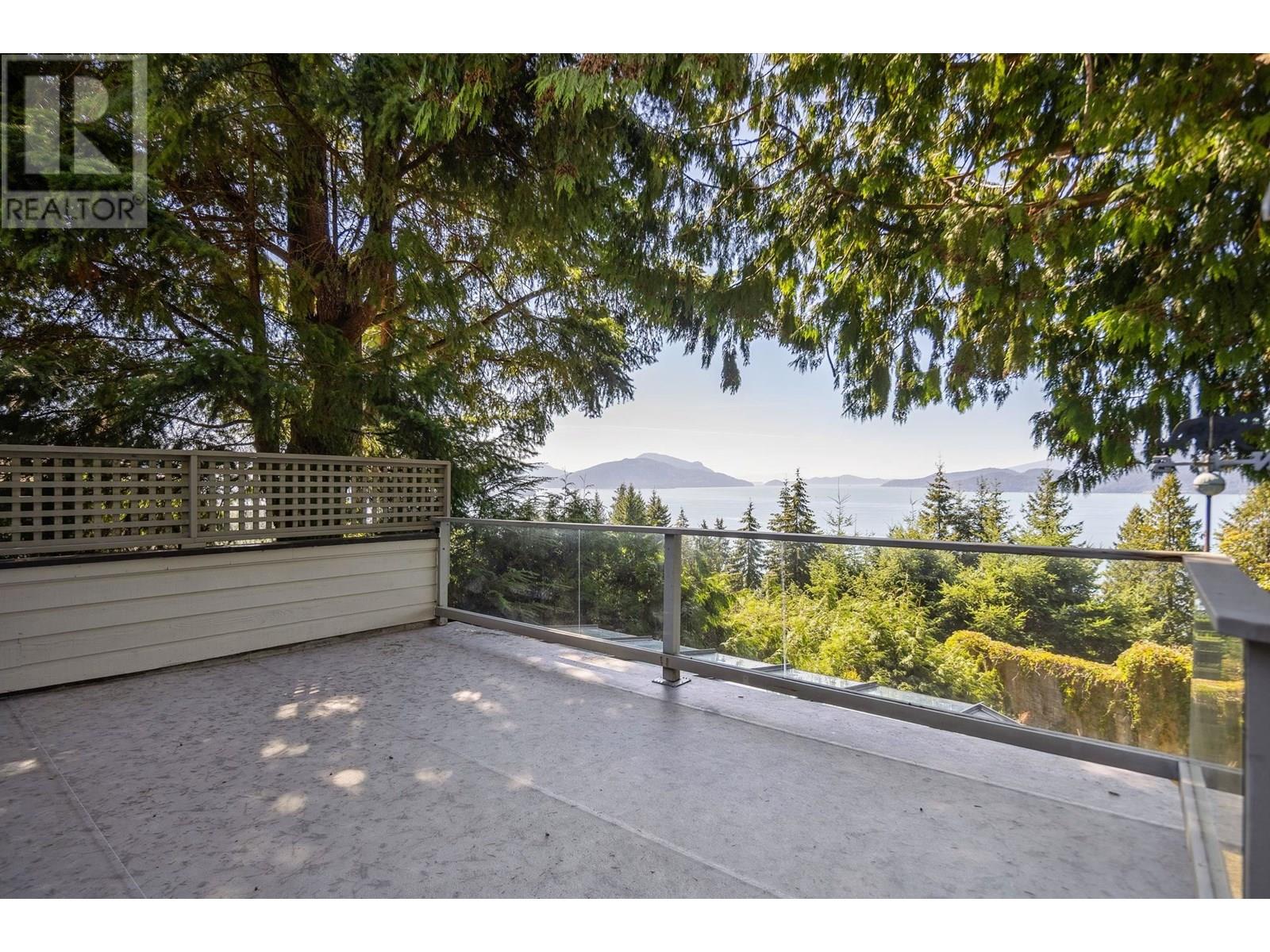 Photo 23 of 330 Bayview Road, Lions Bay BC