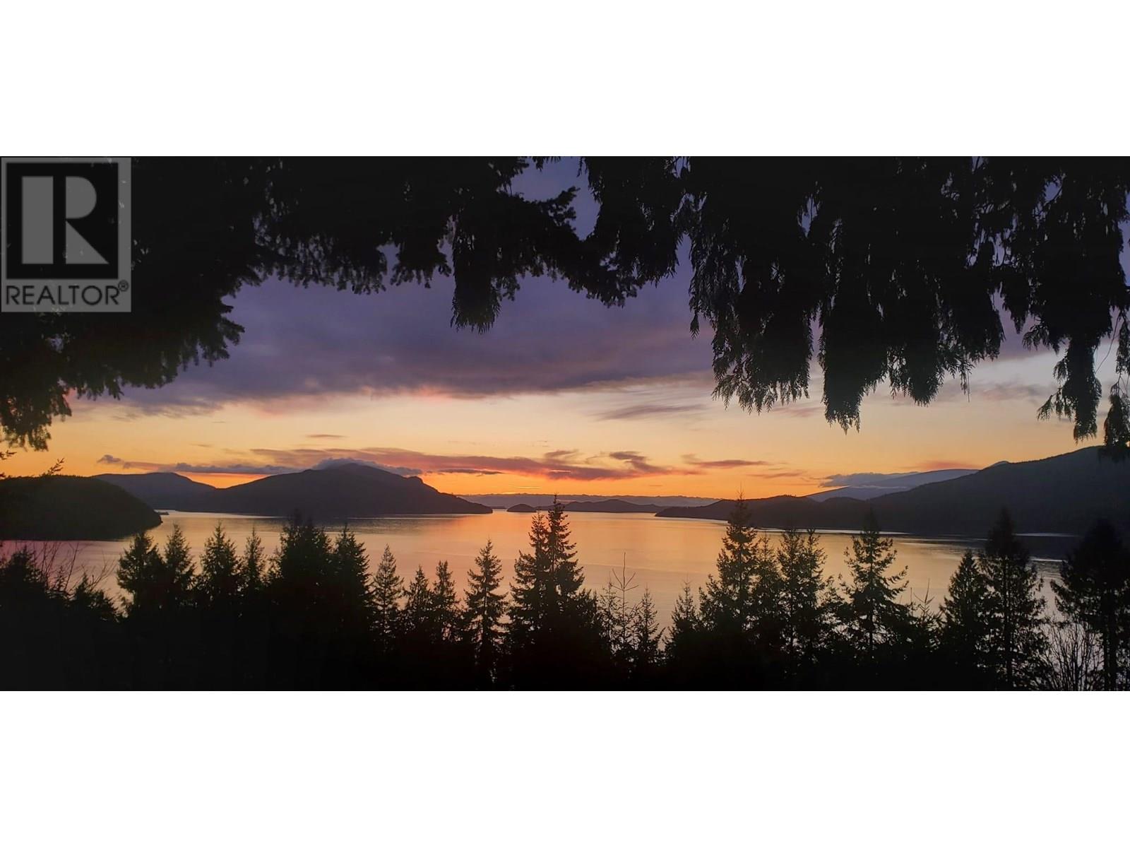 Photo 26 of 330 Bayview Road, Lions Bay BC