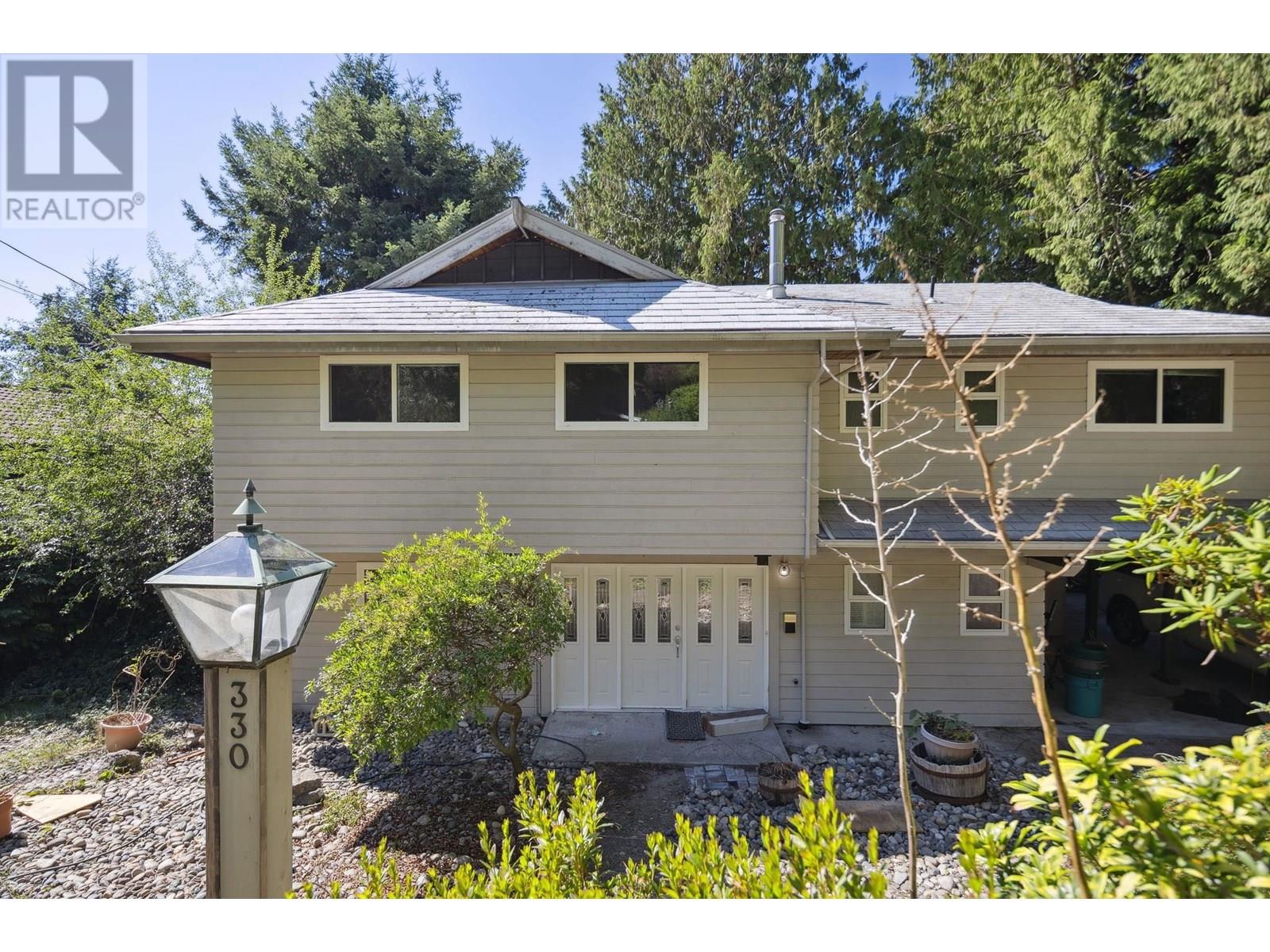 Photo 3 of 330 Bayview Road, Lions Bay BC