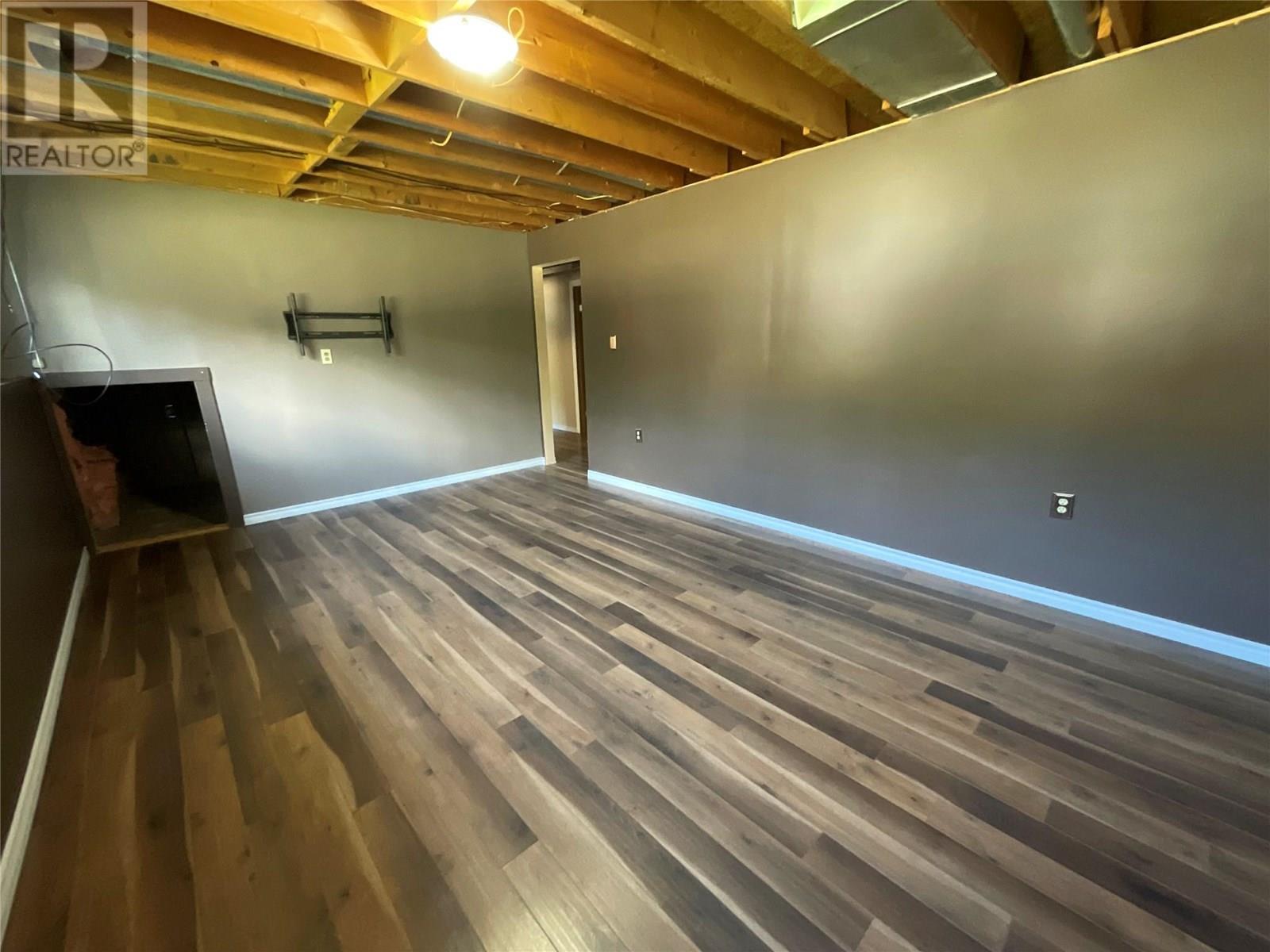 Photo 18 of 103 Hambrook Lane, Tumbler Ridge BC