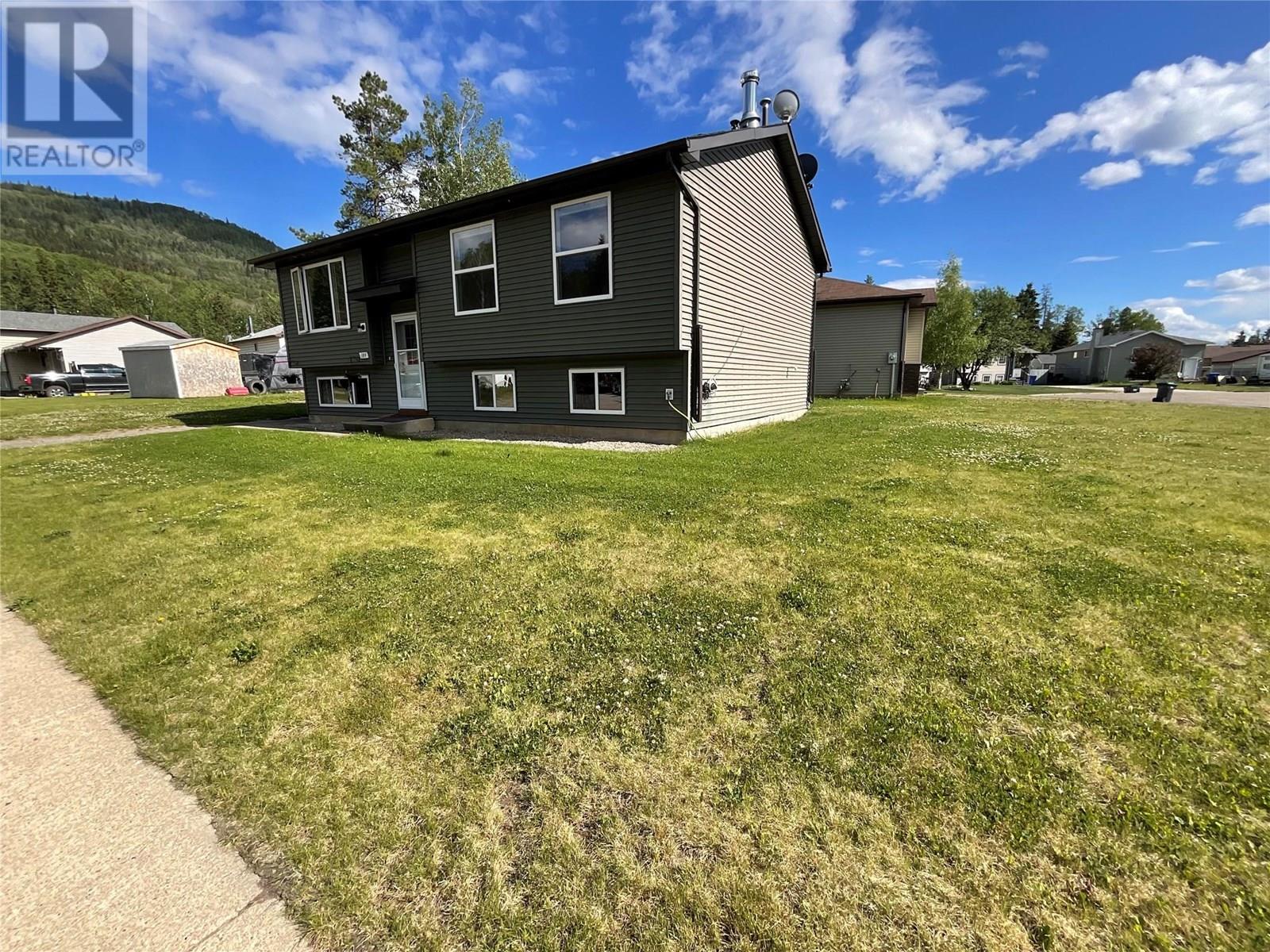 Photo 33 of 103 Hambrook Lane, Tumbler Ridge BC